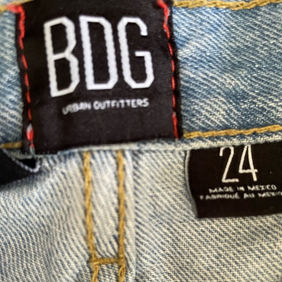 worn a few times urban outfitters jean shorts !! - Picture 2 of 2